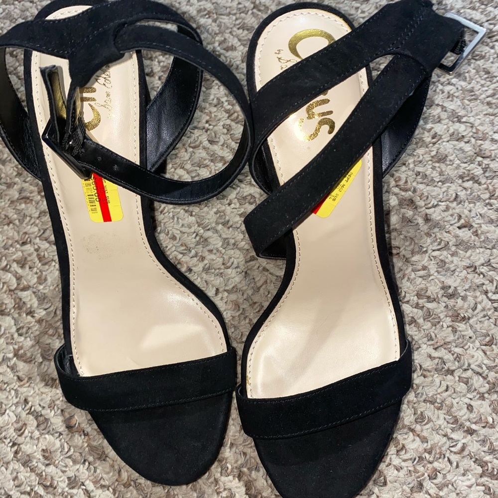 Black heels - Picture 4 of 4